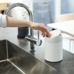 Simplehuman Pattumiere - Pattumiera Mini Da Tavolo 1,5 L, Bianco CW2079 -Serie Rubinetti Negozio 8dc79b50e806ad87a52e0089